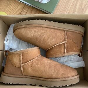 UGG Ultra Mini Slippers - Chestnut, Women’s Size 10